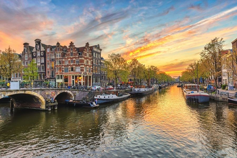 PARIS / BRUXELLES / AMSTERDAM / DÜSSELDORF 2026/2027